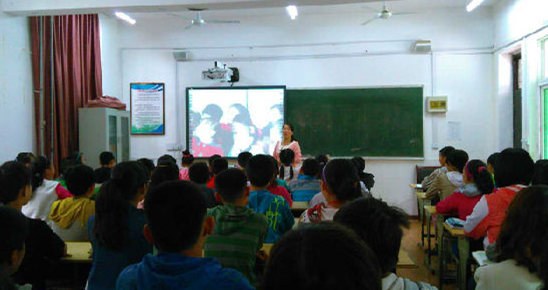 天创科林多媒体教学电子白板成功交付北京某学校